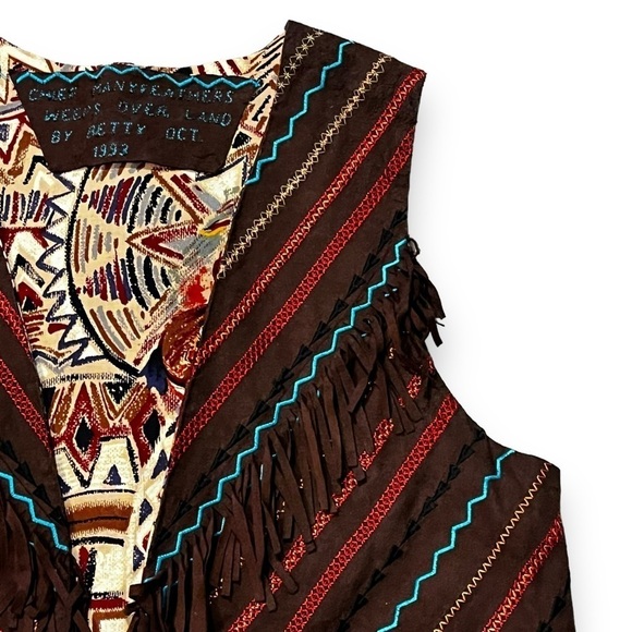 1993 Handmade Native American Vest Chief Many Feathers Weeps Embroidered Fringe - Picture 5 of 8